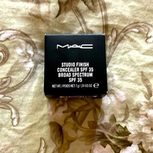 MAC Studio Finish - Concealer SPF 35 Broad Spectrum